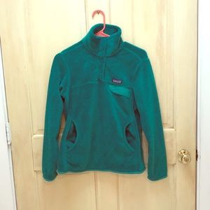 Barely worn women’s snap up Patagonia pullover!!